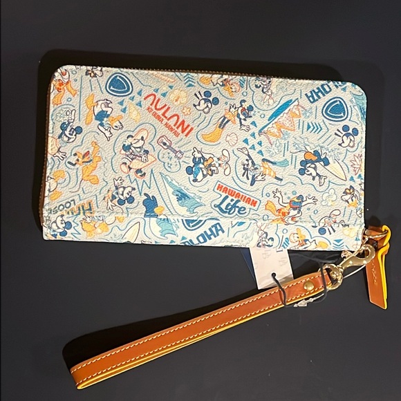 Dooney Disney Hawaii Aulani 2021 Wallet - Picture 5 of 9